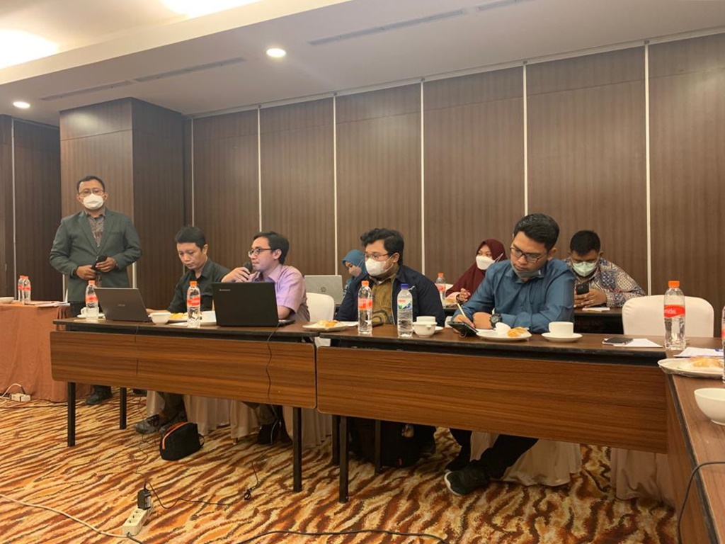 Kegiatan Focus Group Discussion UM Surabaya dan PT Kencana Maju Bersama