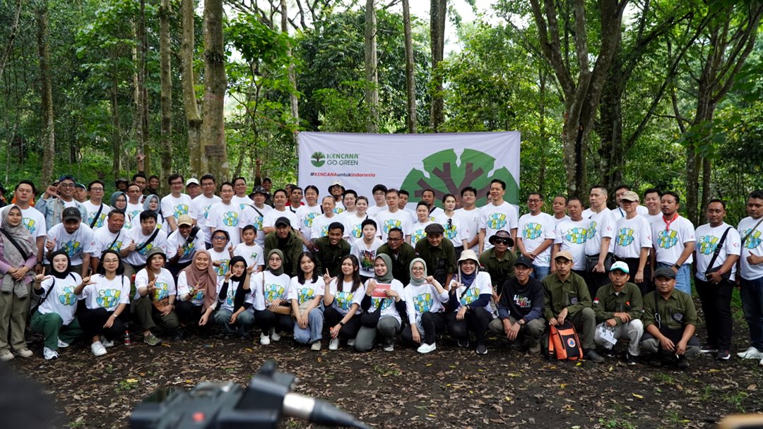 KENCANA Baja Ringan Tanam 1000 Pohon di Welirang