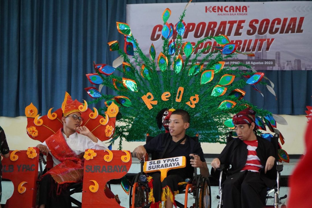 Anak-anak didik YPAC Surabaya