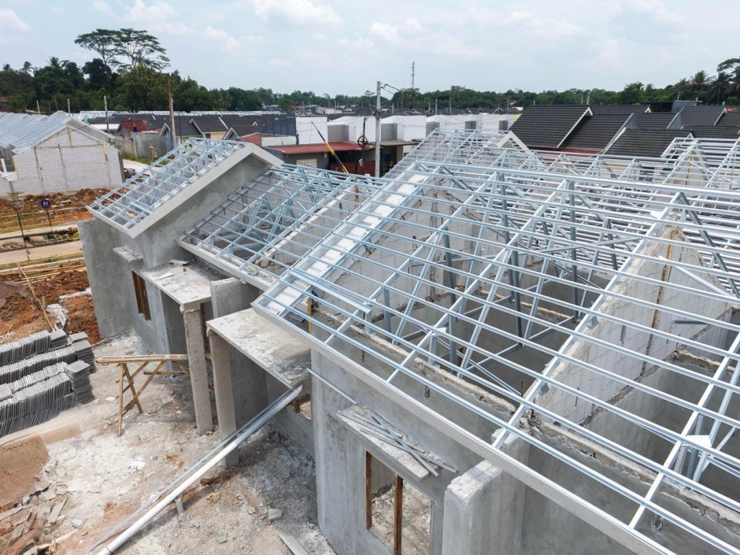 Proyek perumahan menggunakan Rangka Atap Baja Ringan KENCANA dan bata ringan