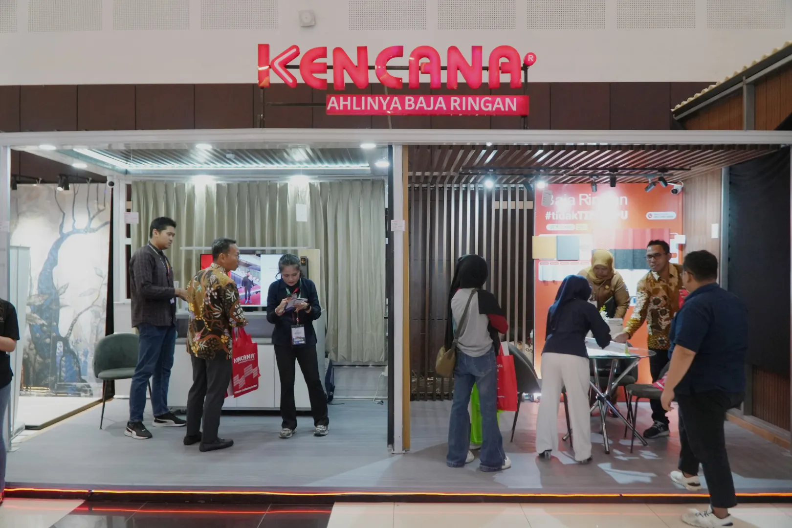 Booth Rumah Pintar Masa Depan KENCANA di EXPO Konstruksi Jatim 2026